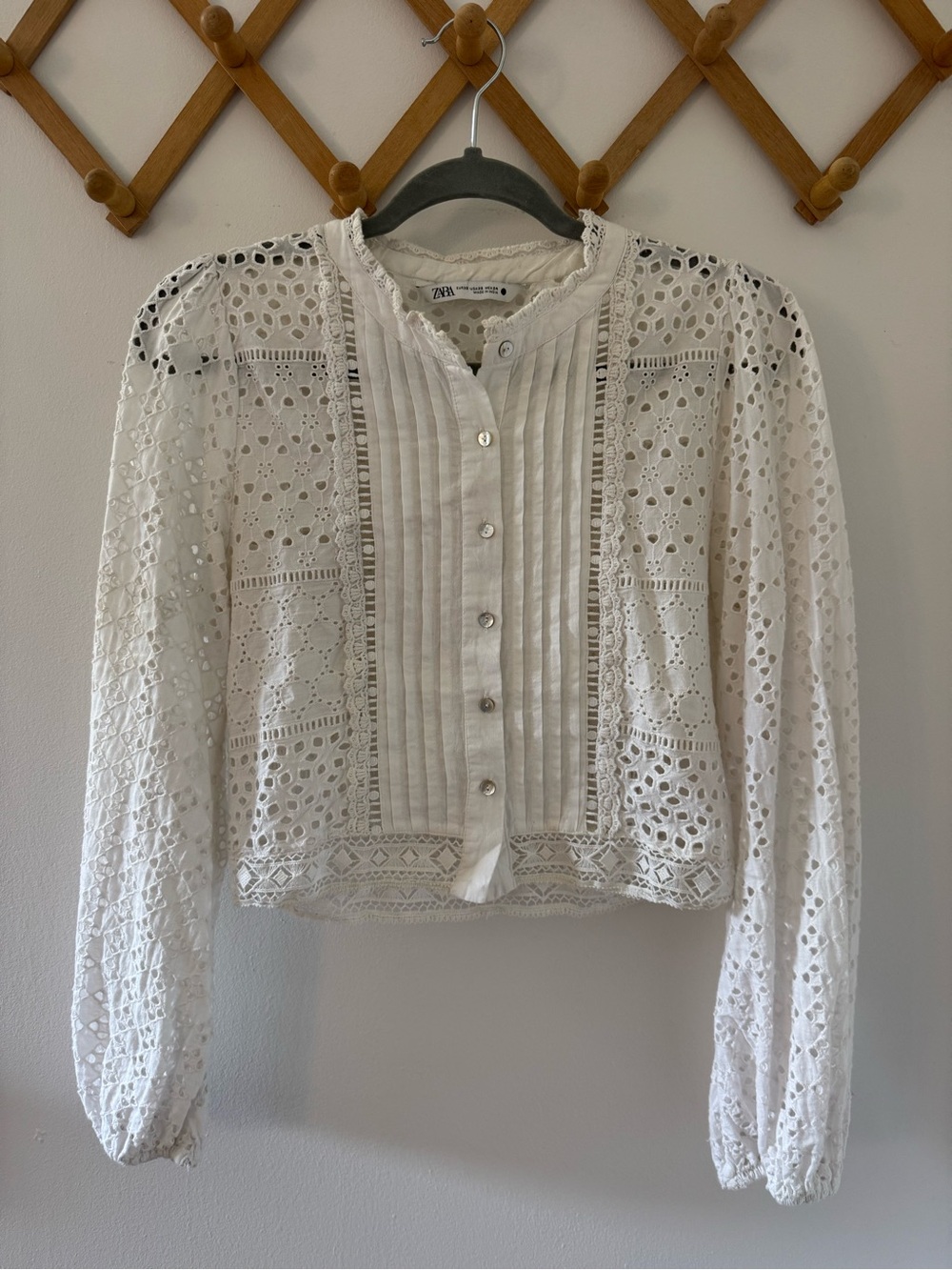 Zara White Eyelet Lace Pintuck Button Blouse